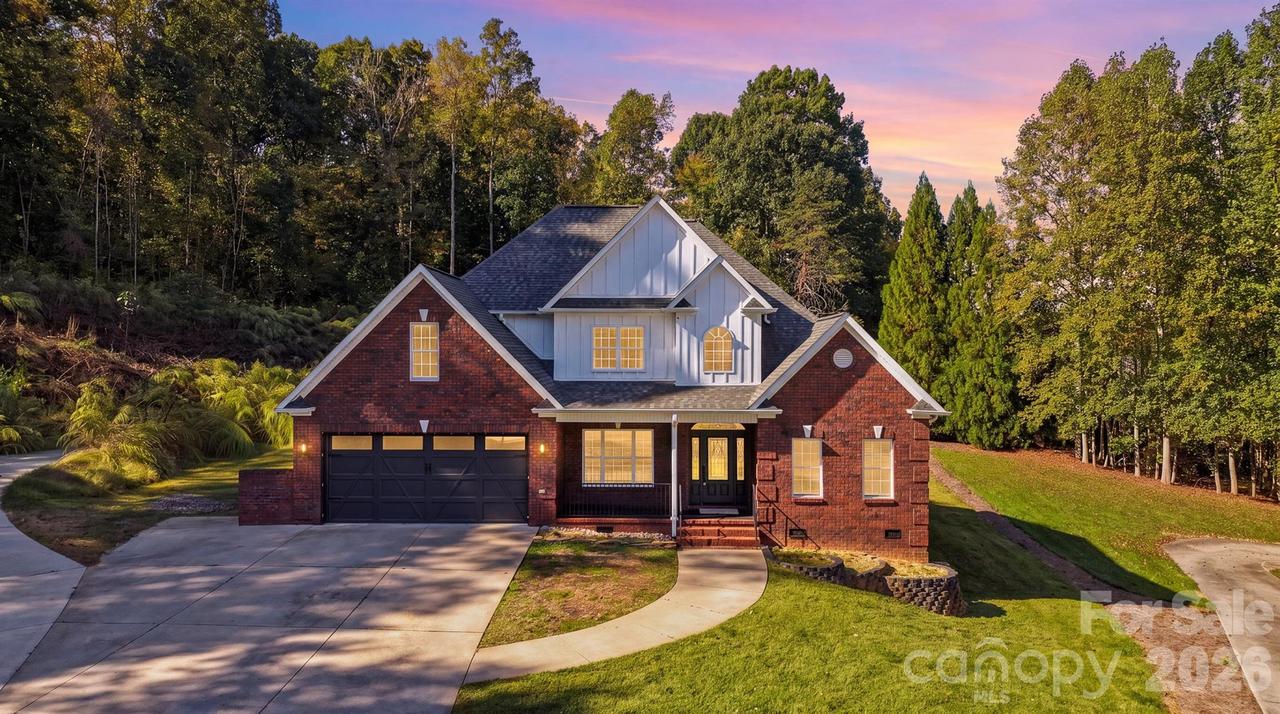 1216 Fox Chase Dr., Newton, NC 28658