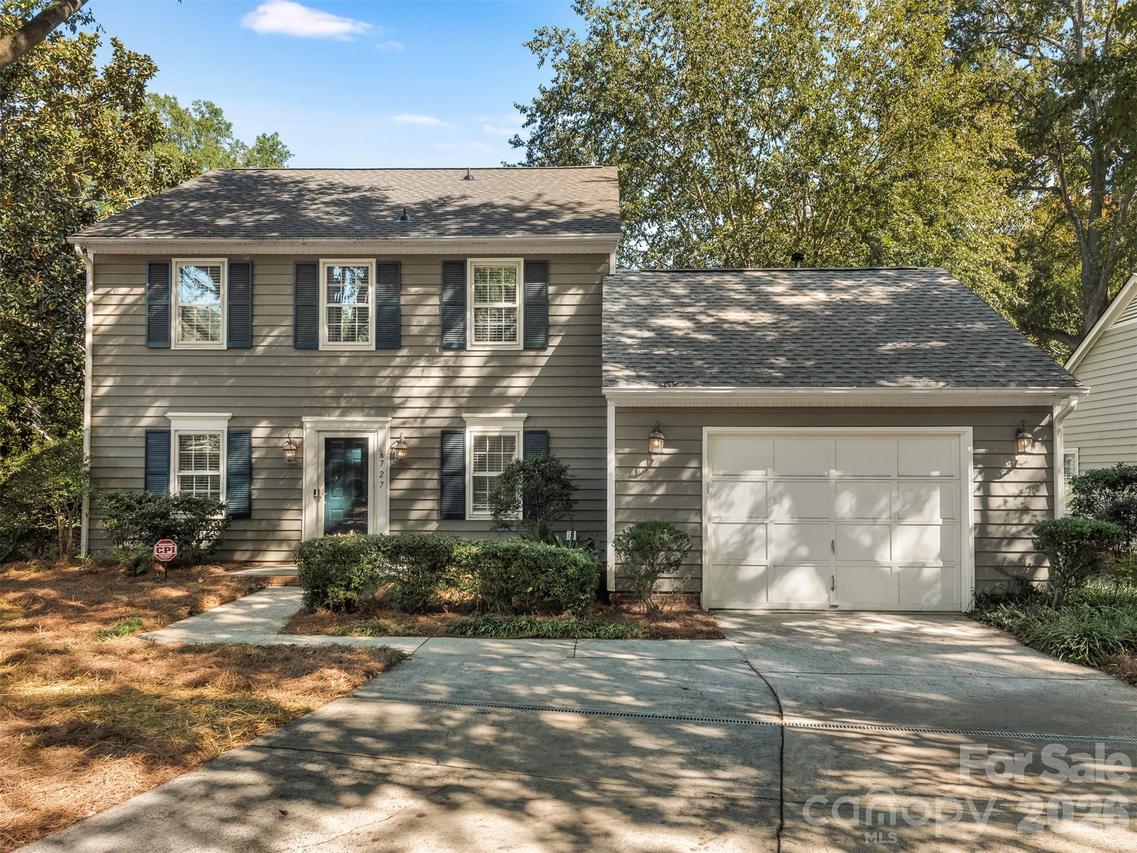 727 Clayfield Ct., Charlotte, NC 28209