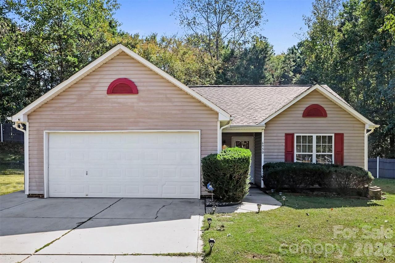 6950 Silver Garden Ln., Charlotte, NC 28216