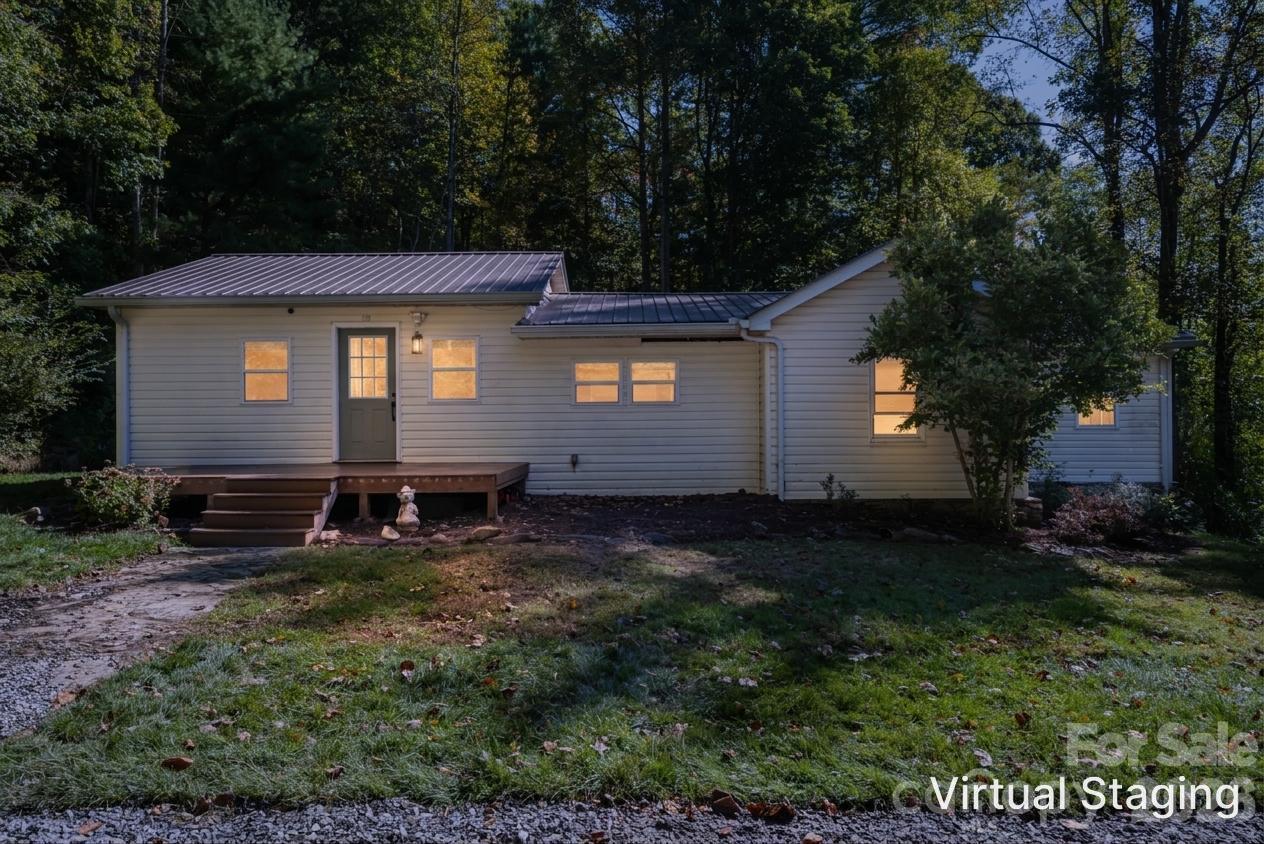 89 Sayles Town Rd., Fairview, NC 28730