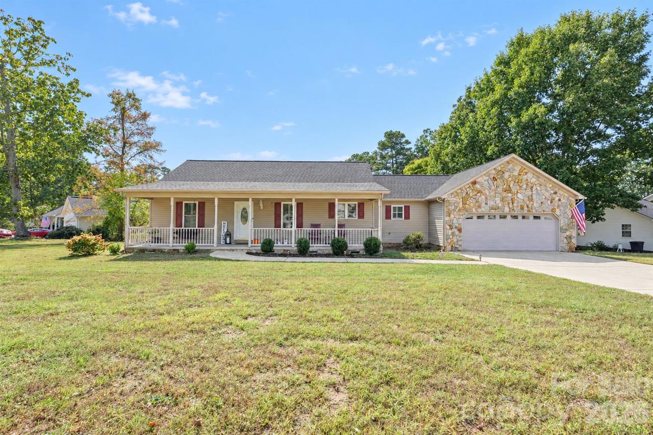 1459 Angela Ct., Lincolnton, NC 28092