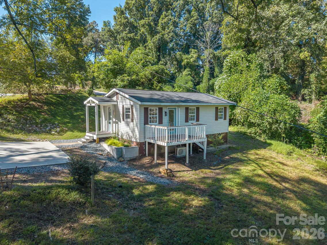 49 Livingston St., Tryon, NC 28782