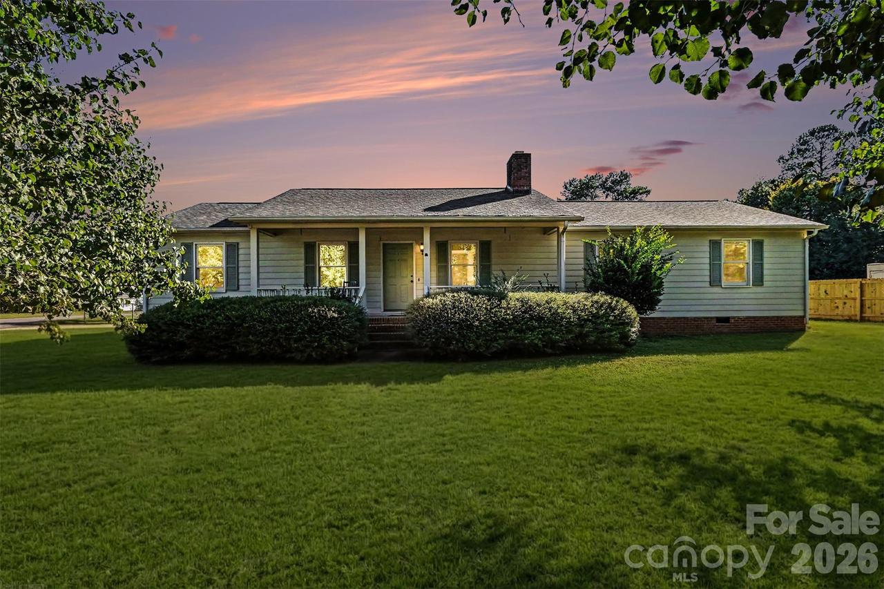 102 Roxie Ln., Belmont, NC 28012