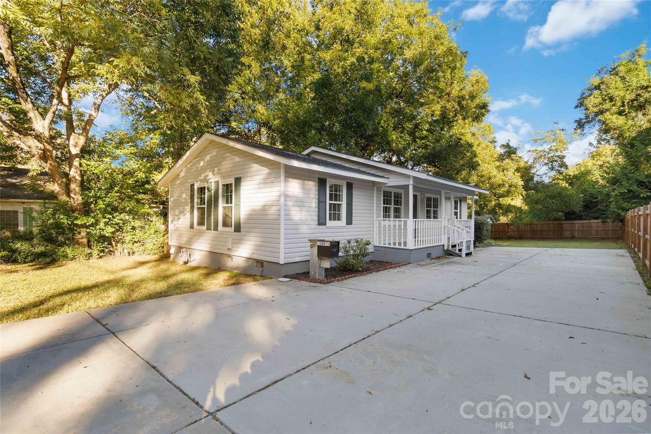 327 E Morrow Ave., Monroe, NC 28112