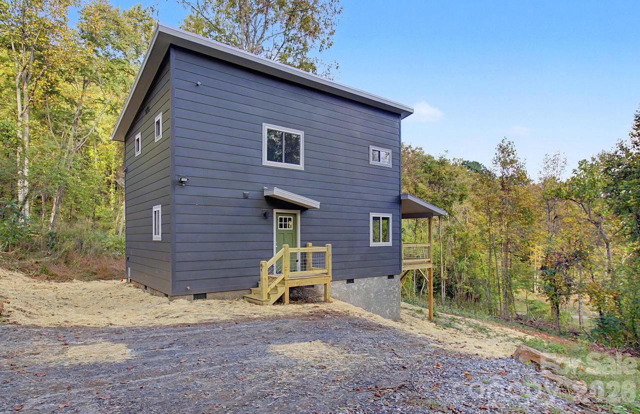 84 Skip Stone Rd., Asheville, NC 28803