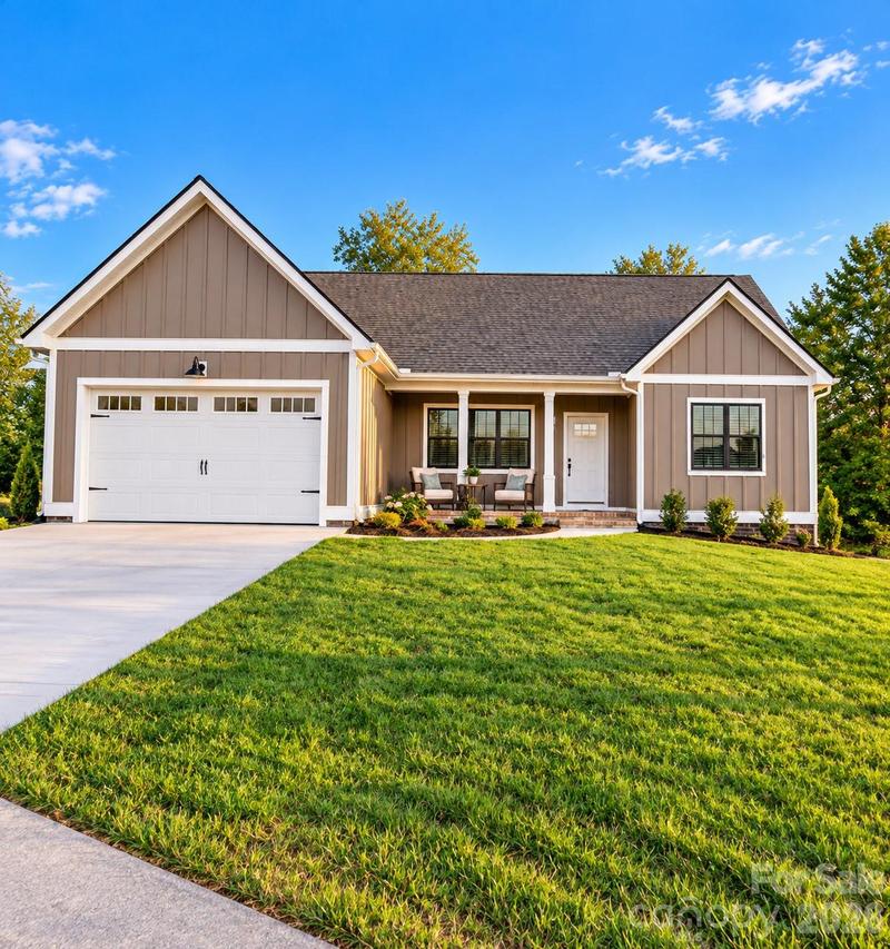 14 Olde Oak Ct., Hendersonville, NC 28792