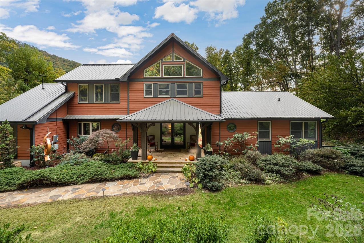 364 Lynn Cove Rd., Asheville, NC 28804