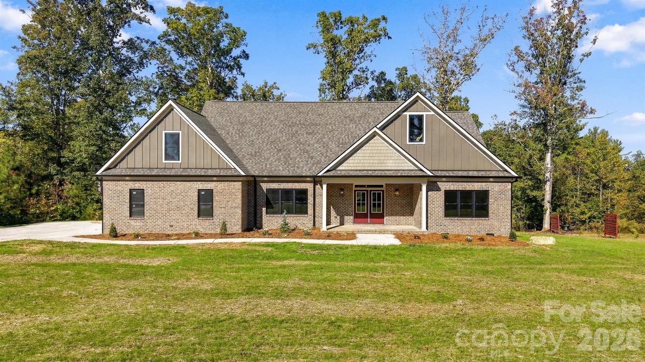 1041 Westward Dr., Granite Falls, NC 28630
