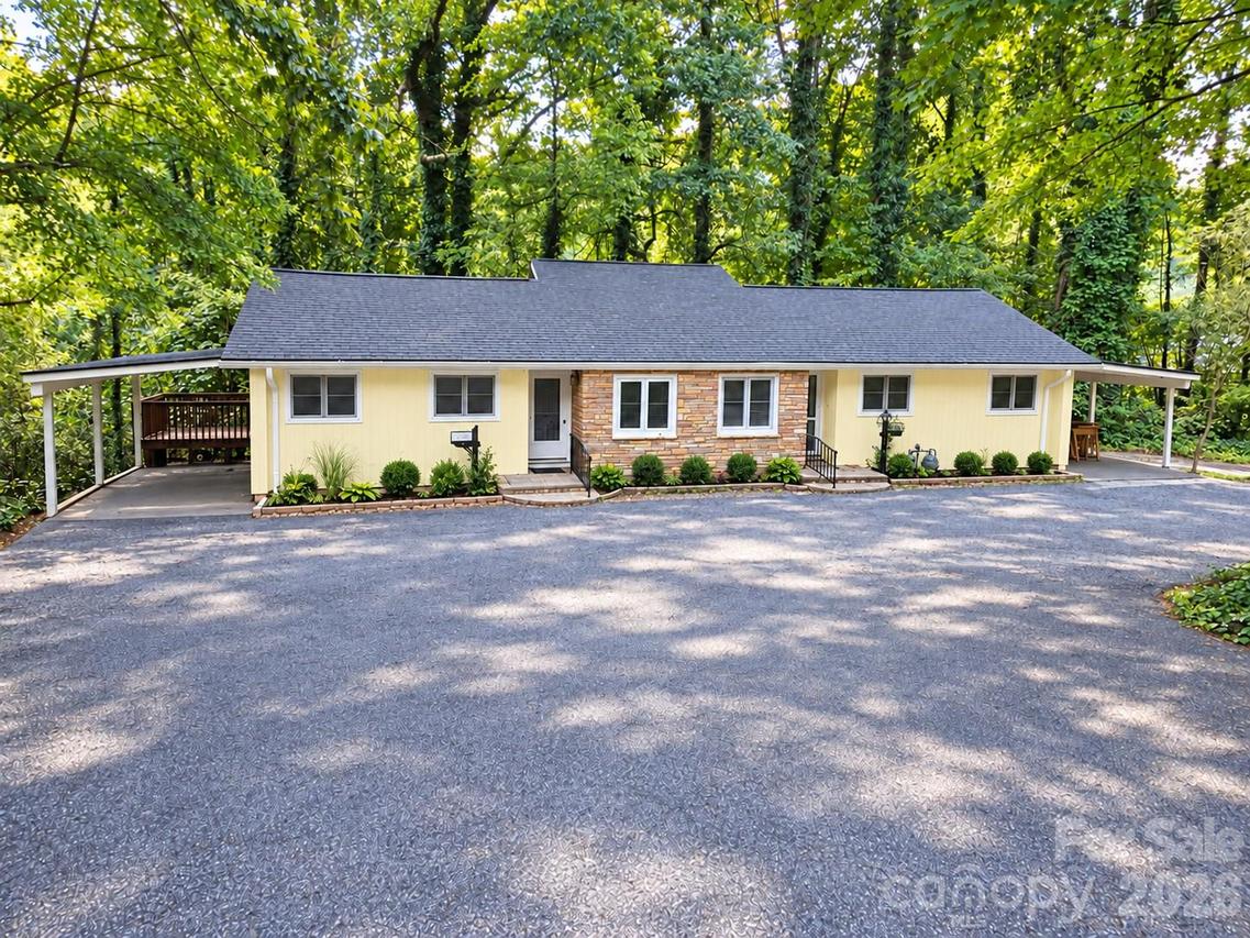 121 Carolina Dr. #121/123, Tryon, NC 28782