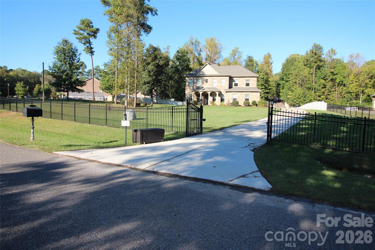 145 Bay Shore Dr., Belmont, NC 28012