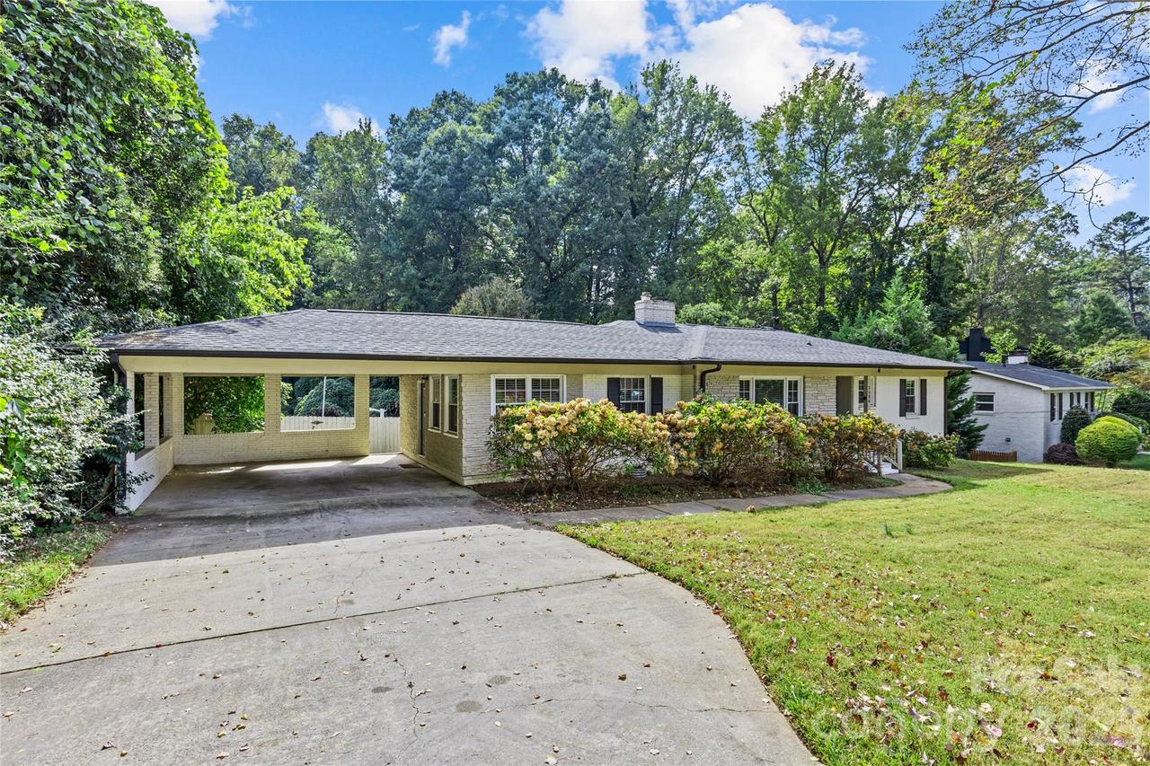 2538 Arnold Dr., Charlotte, NC 28205
