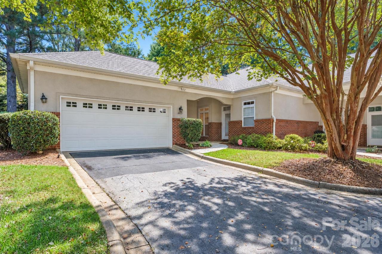 8845 Legacy Lake Ln., Charlotte, NC 28269