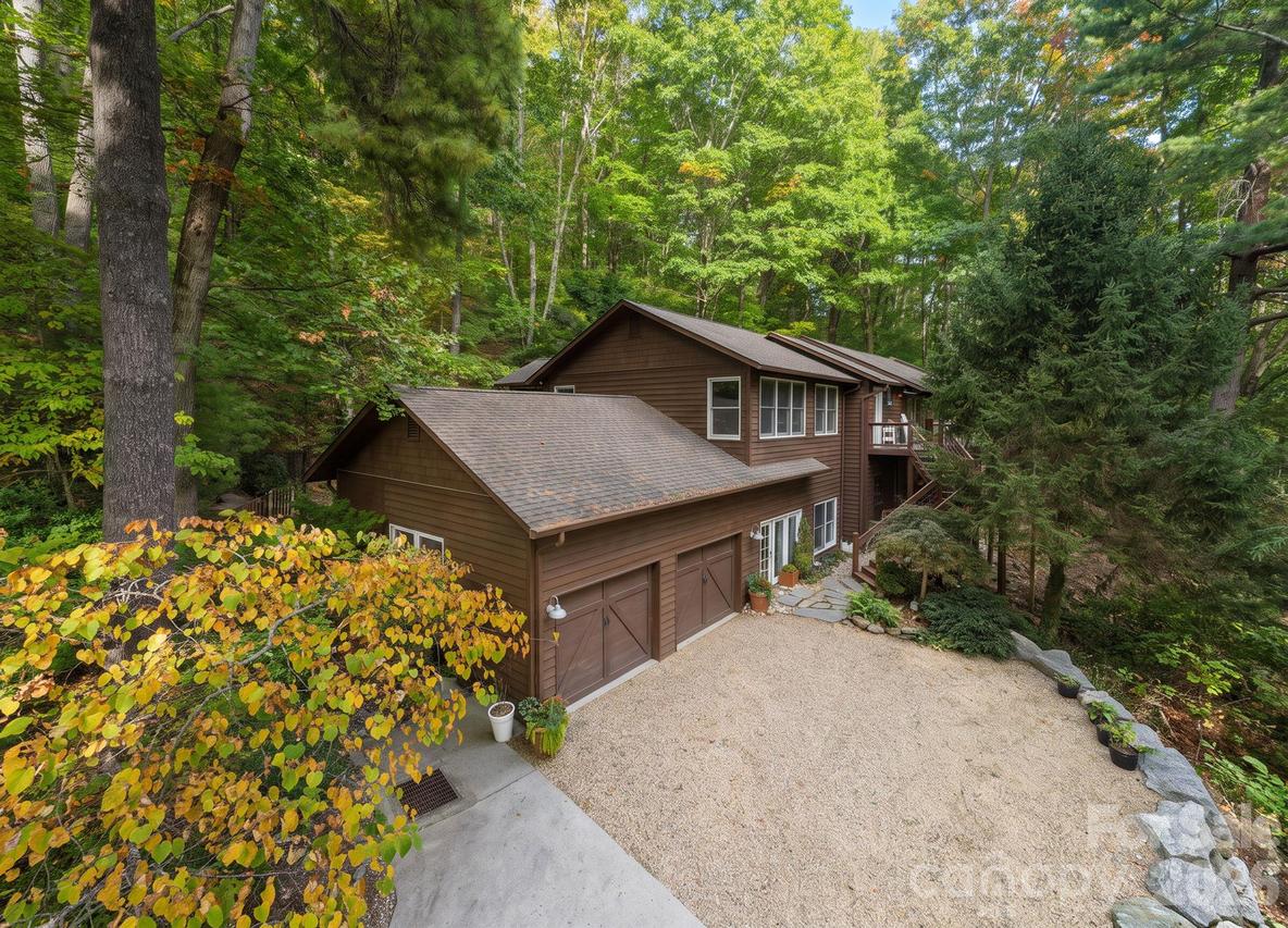 105 Southern Run Rd., Zirconia, NC 28790