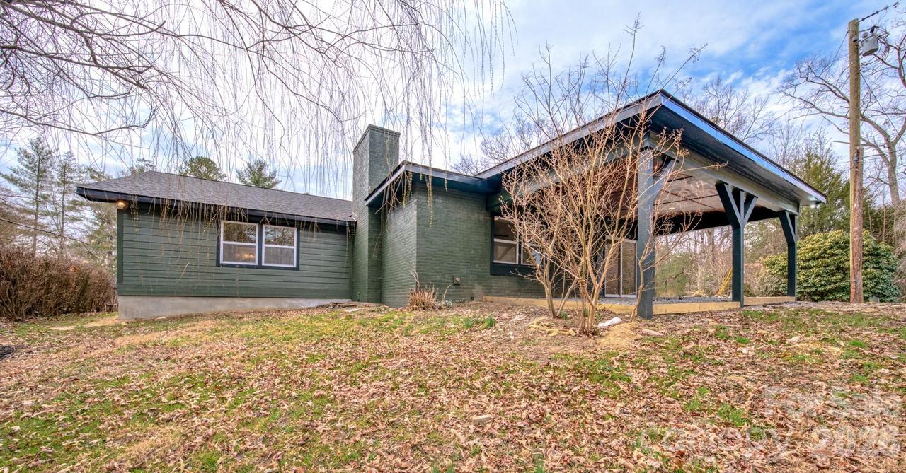 115 Silver Dapple Ln., Hendersonville, NC 28792