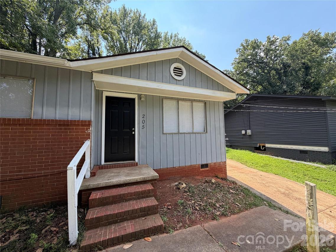 205 Glenrock Dr., Charlotte, NC 28217