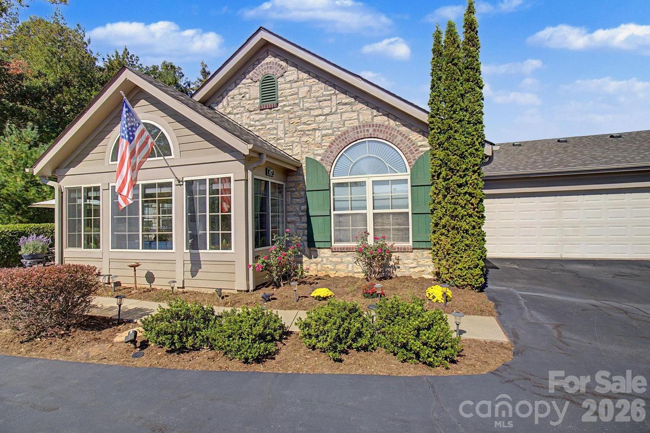 47 Outlook Cir., Swannanoa, NC 28778