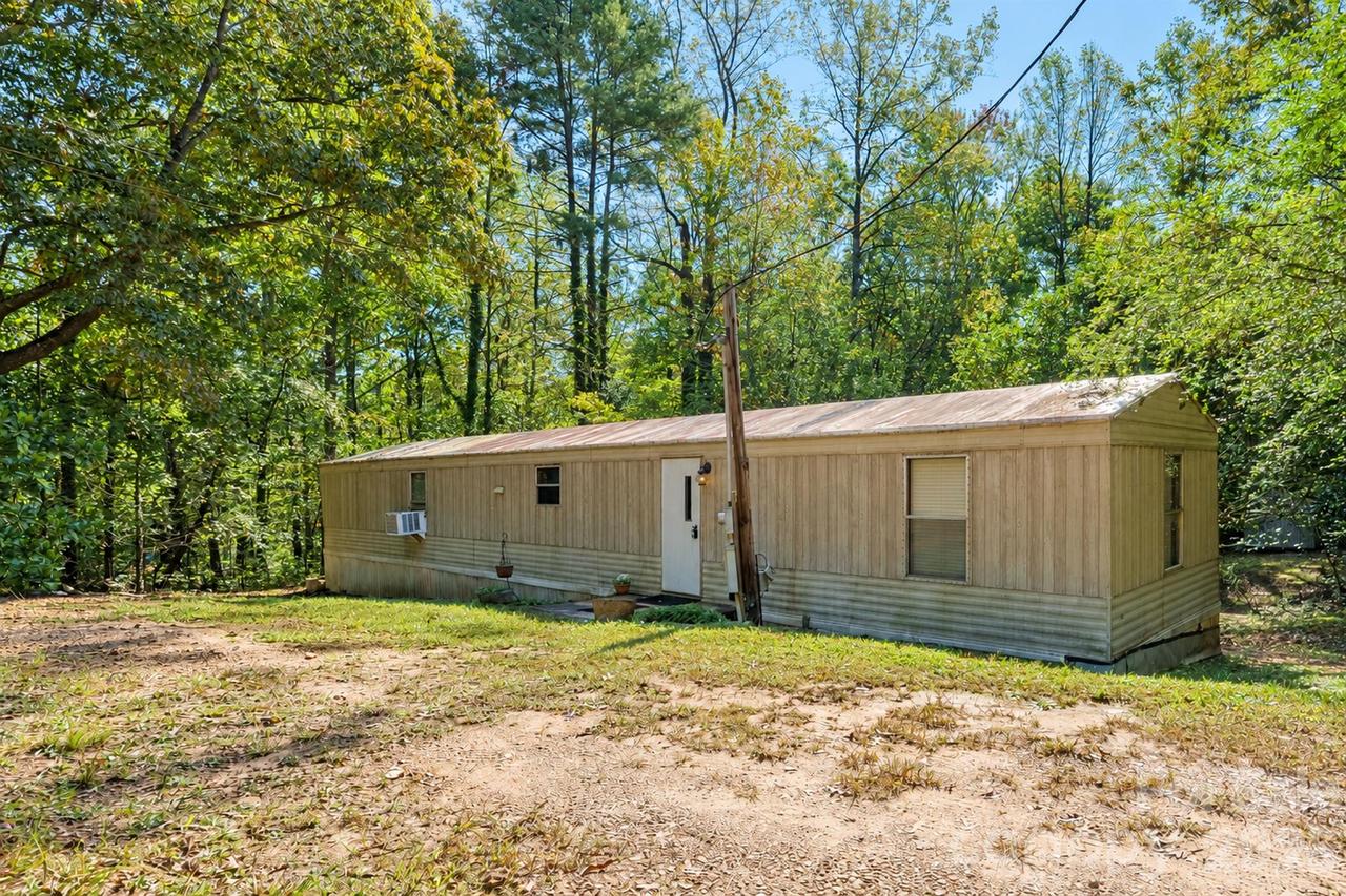 2495 Harding Rd., Connelly Springs, NC 28612