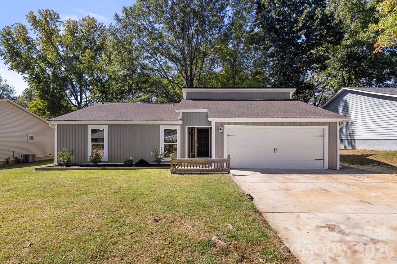 7607 Eastbourne Rd., Charlotte, NC 28227