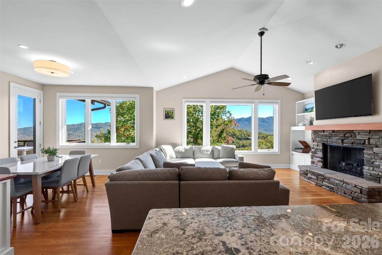 351 Chapel Rd., Black Mountain, NC 28711