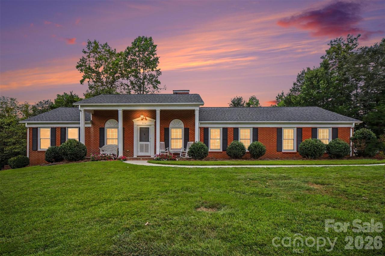 304 Gregory Rd., Statesville, NC 28677