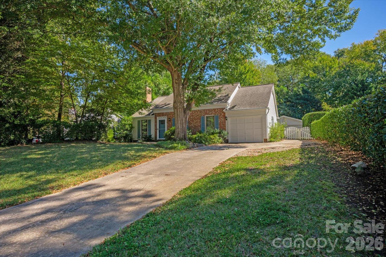 2400 Turnberry Ln., Charlotte, NC 28210