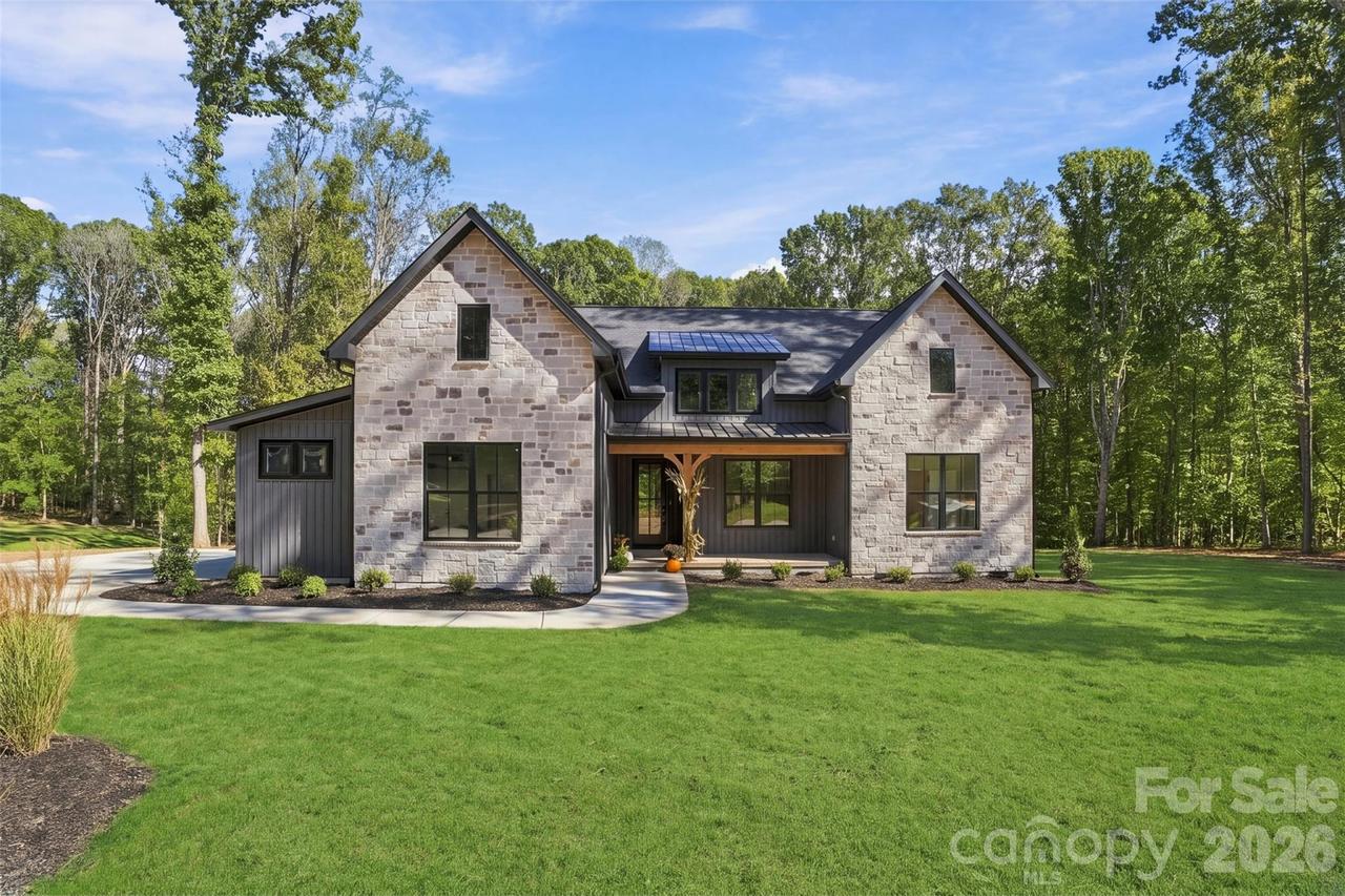 219 Barra Dr., Waxhaw, NC 28173
