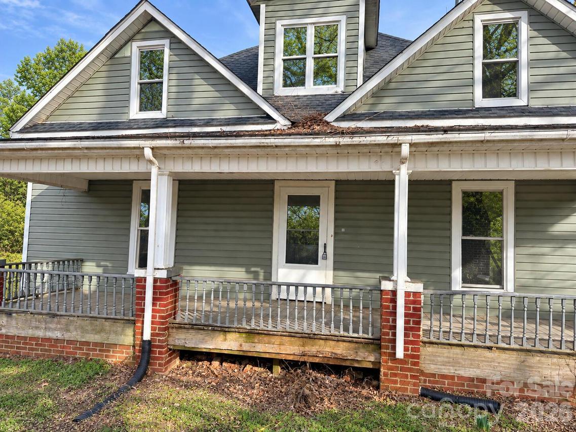 139 Colfax Rd., Statesville, NC 28625