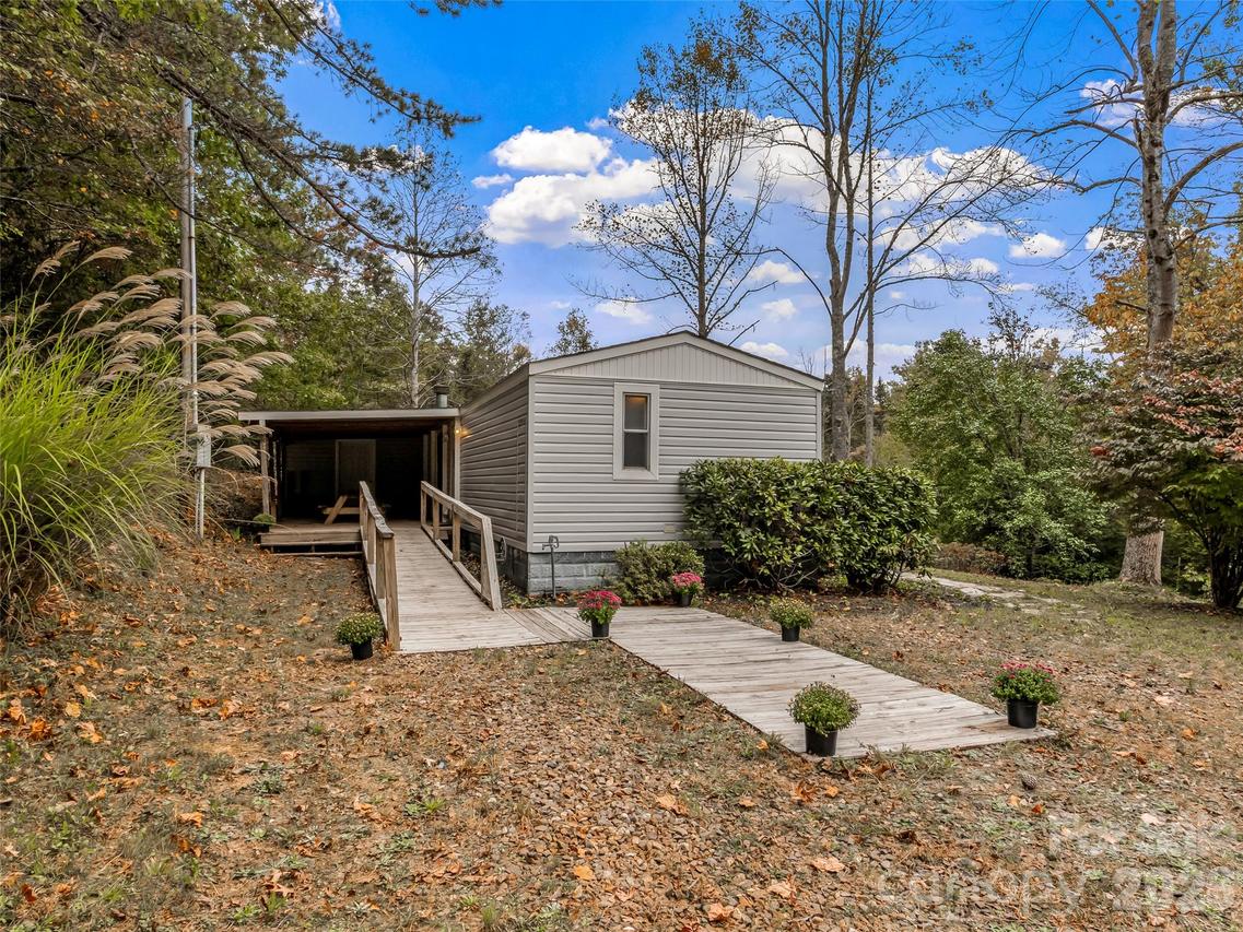 50 Wild Iris Dr., Burnsville, NC 28714
