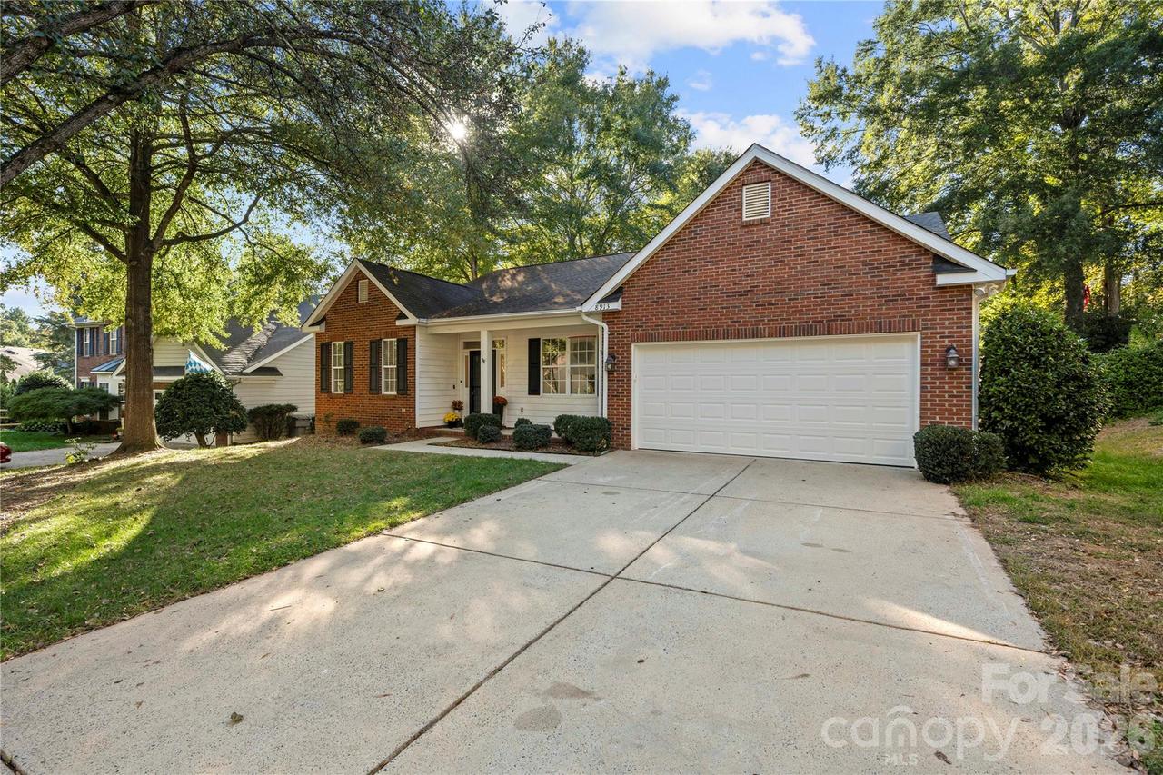 8913 Arbor Grove Ln., Charlotte, NC 28277