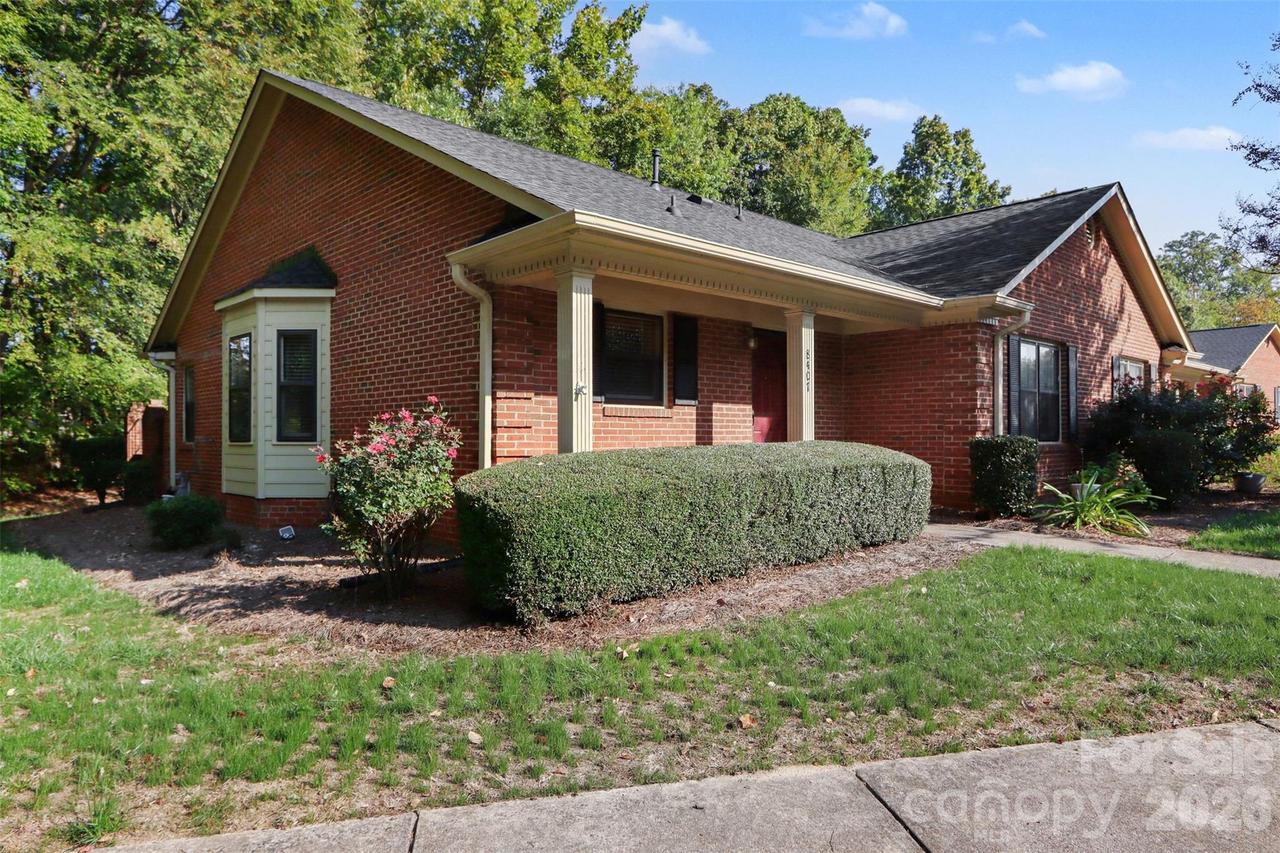8407 Coulwood Oak Ln., Charlotte, NC 28214