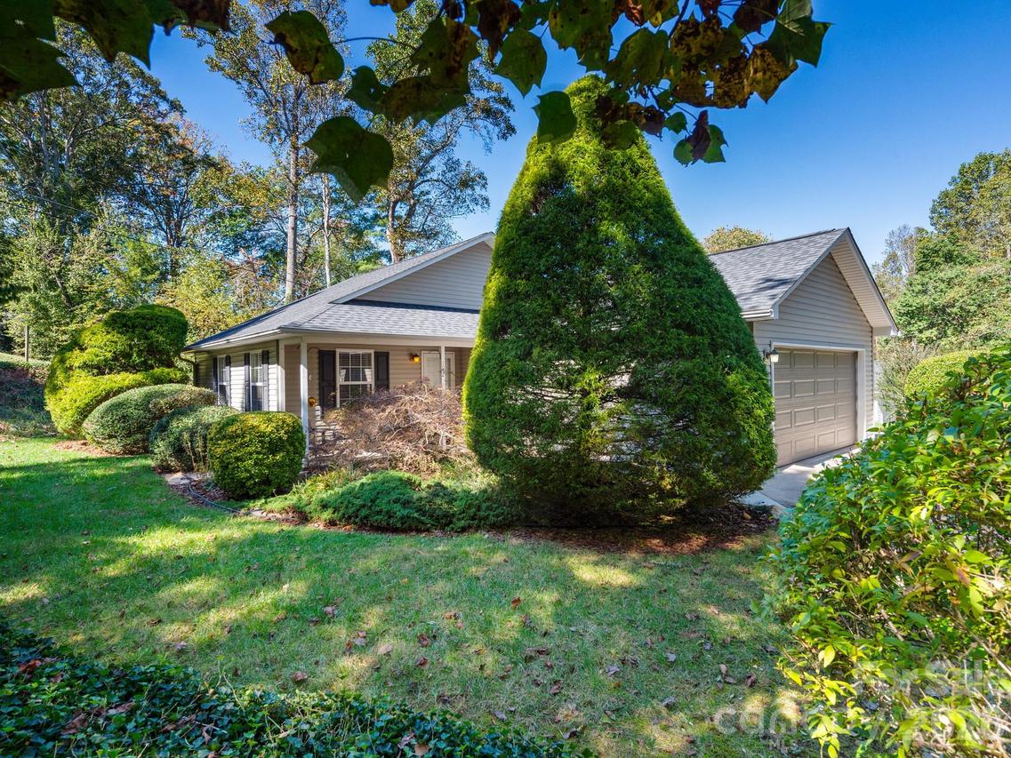 103 Amelia Dr., Hendersonville, NC 28792