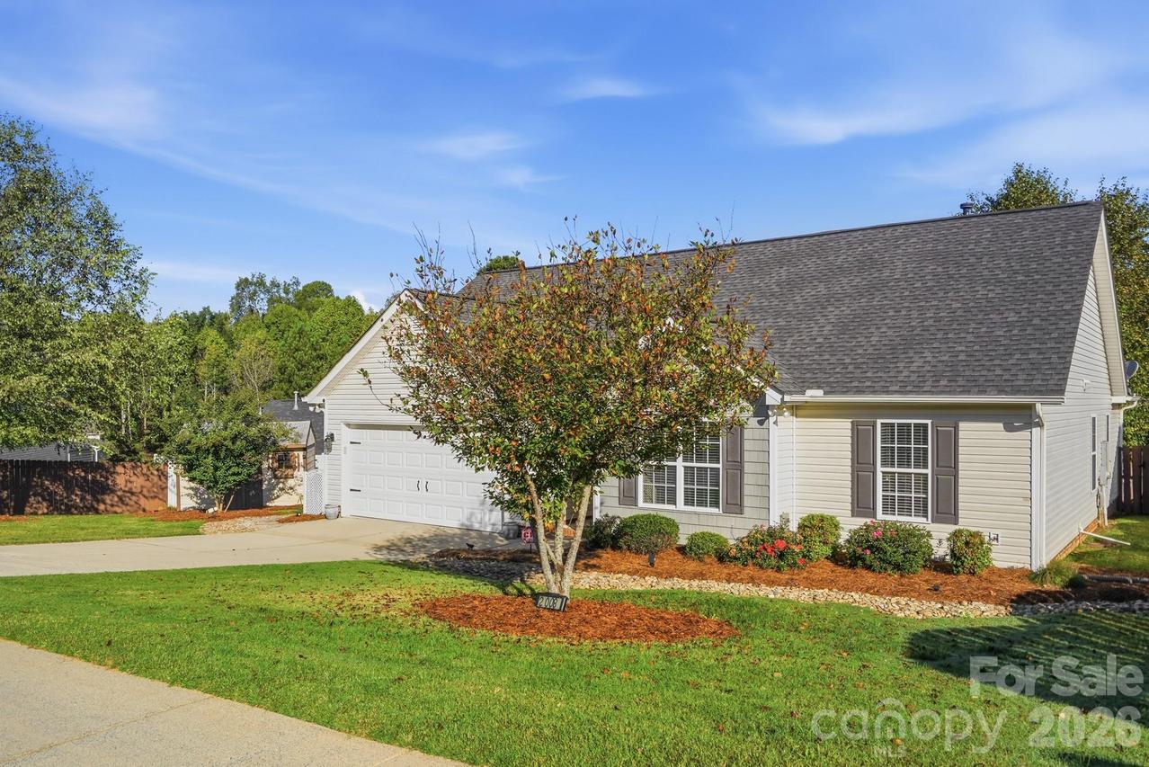 2008 Stepping Stone Ln. #81, Monroe, NC 28110