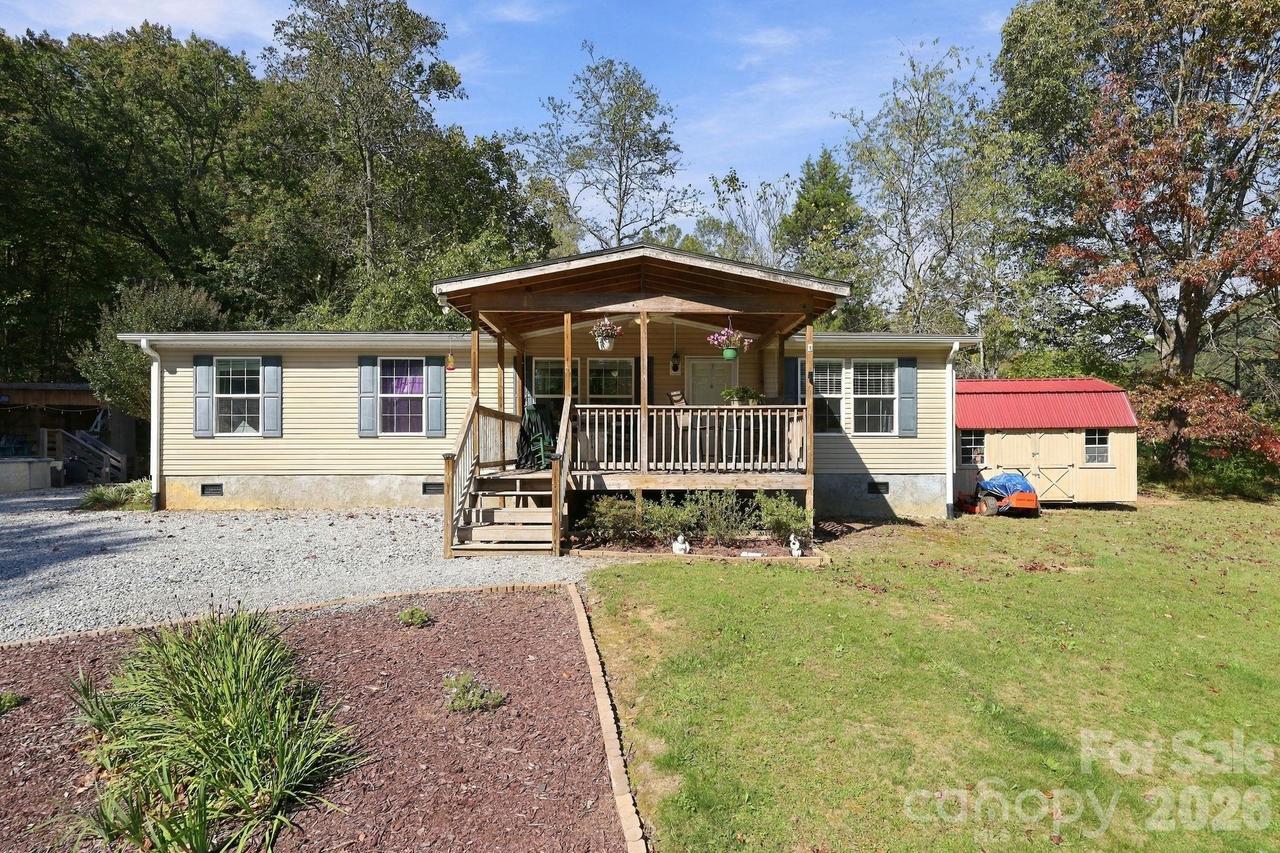 375 Lanning Mill Rd., Hendersonville, NC 28792