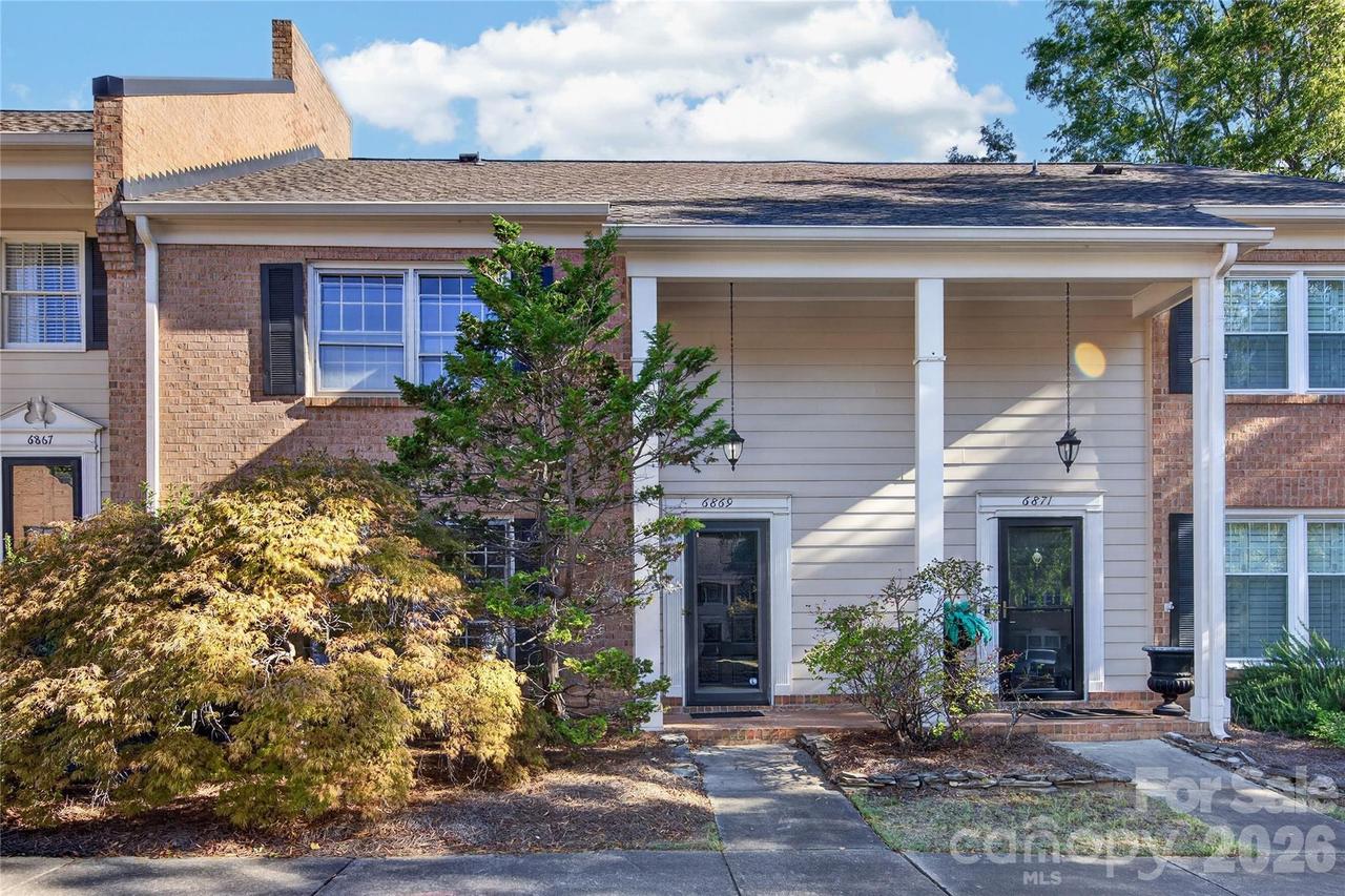 6869 Dumbarton Dr., Charlotte, NC 28210