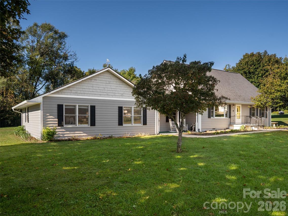 47 Cane Creek Cir., Fairview, NC 28730