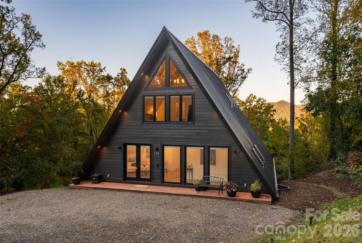 125 Carolina Lily Ln., Asheville, NC 28804