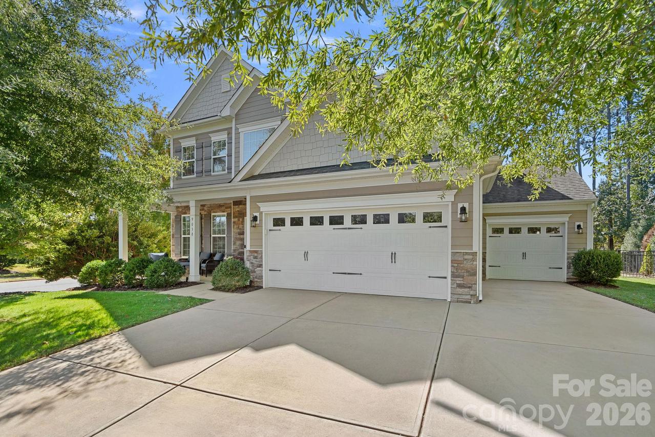 9038 Loch Glen Way, Charlotte, NC 28278