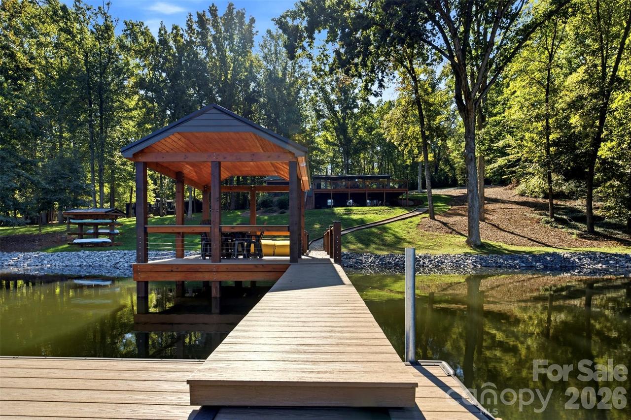128 Wickford Ln., Mooresville, NC 28117
