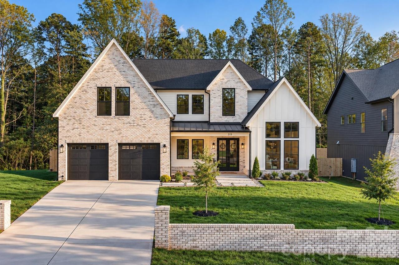 215 Smithfield Dr., Charlotte, NC 28270