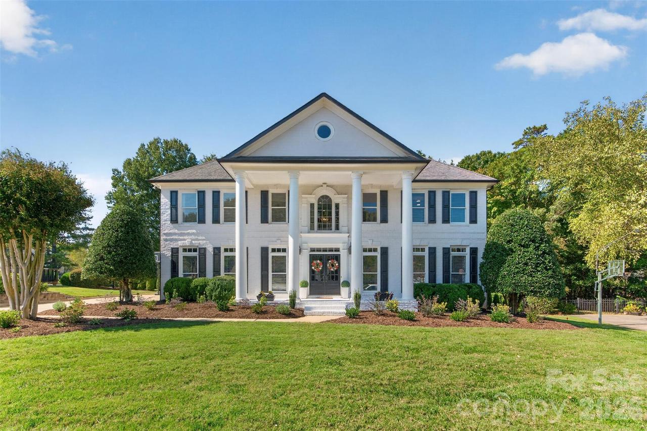 8634 Woodmere Crossing Dr., Charlotte, NC 28226