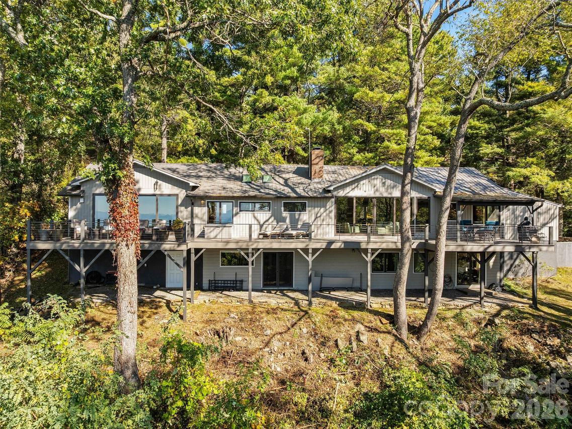 21 Peach Knob Dr., Asheville, NC 28804