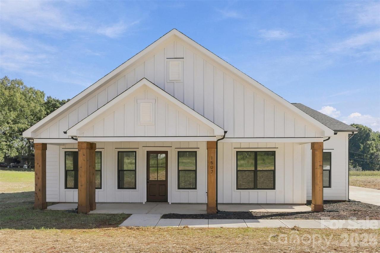 1507 Lingerfelt Farm Dr. #2, Bessemer City, NC 28016