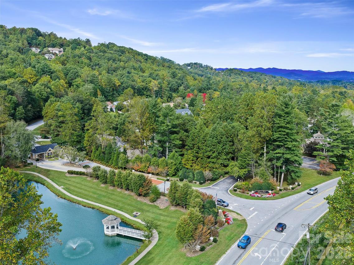 43 High Fields Ct., Hendersonville, NC 28791