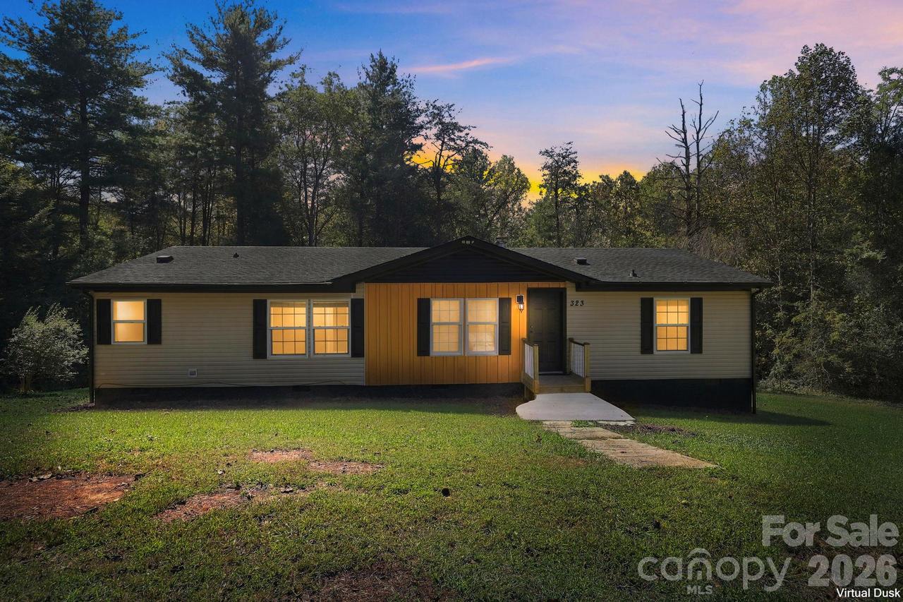323 Dogwood Rd., Candler, NC 28715
