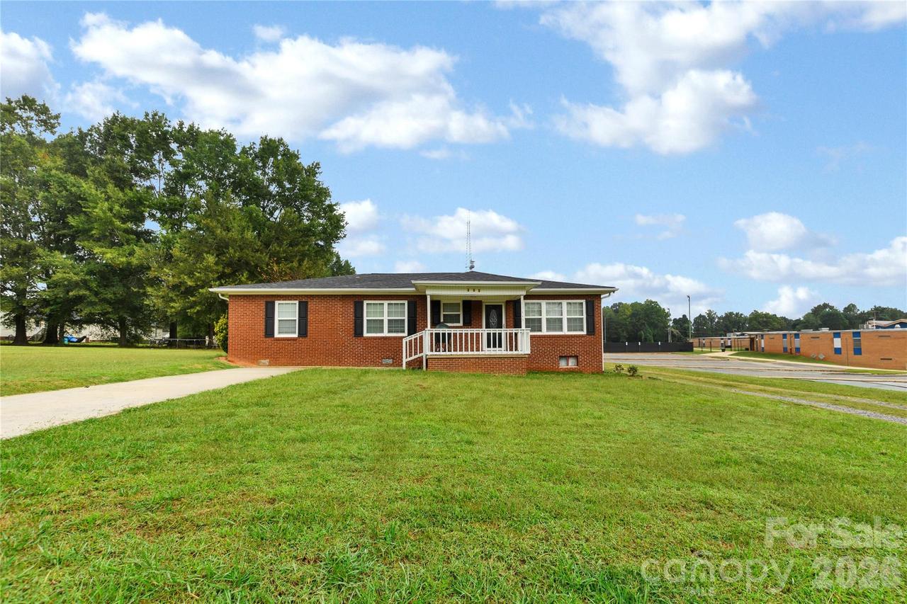 205 Ridge Ave., Cherryville, NC 28021
