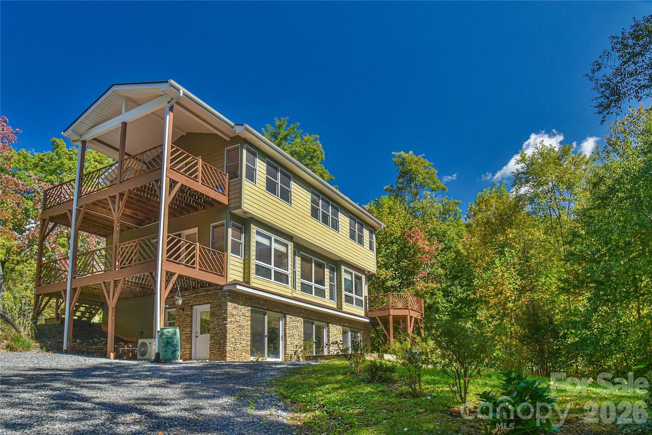 227 David Ridge Rd., Black Mountain, NC 28711