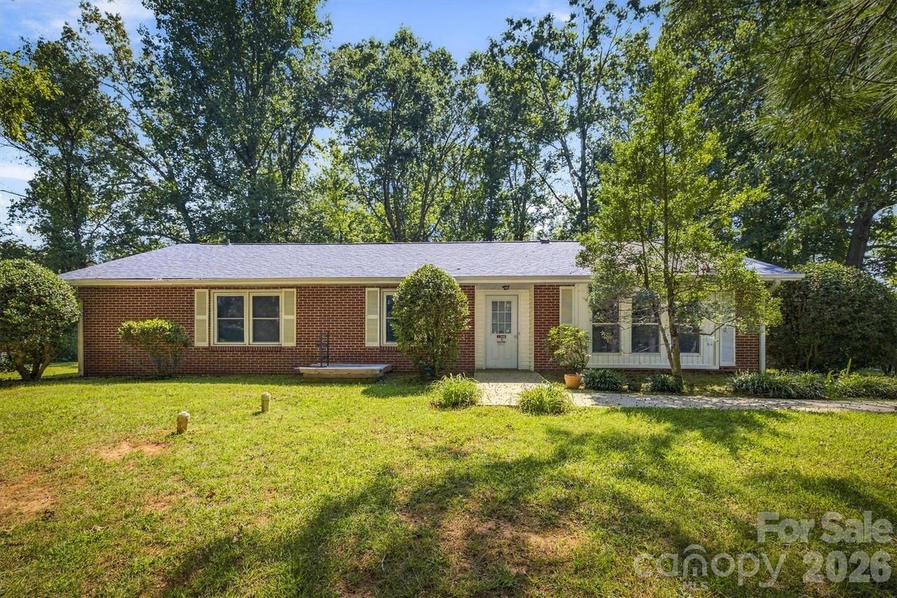 114 Fairview Rd., Marion, NC 28752