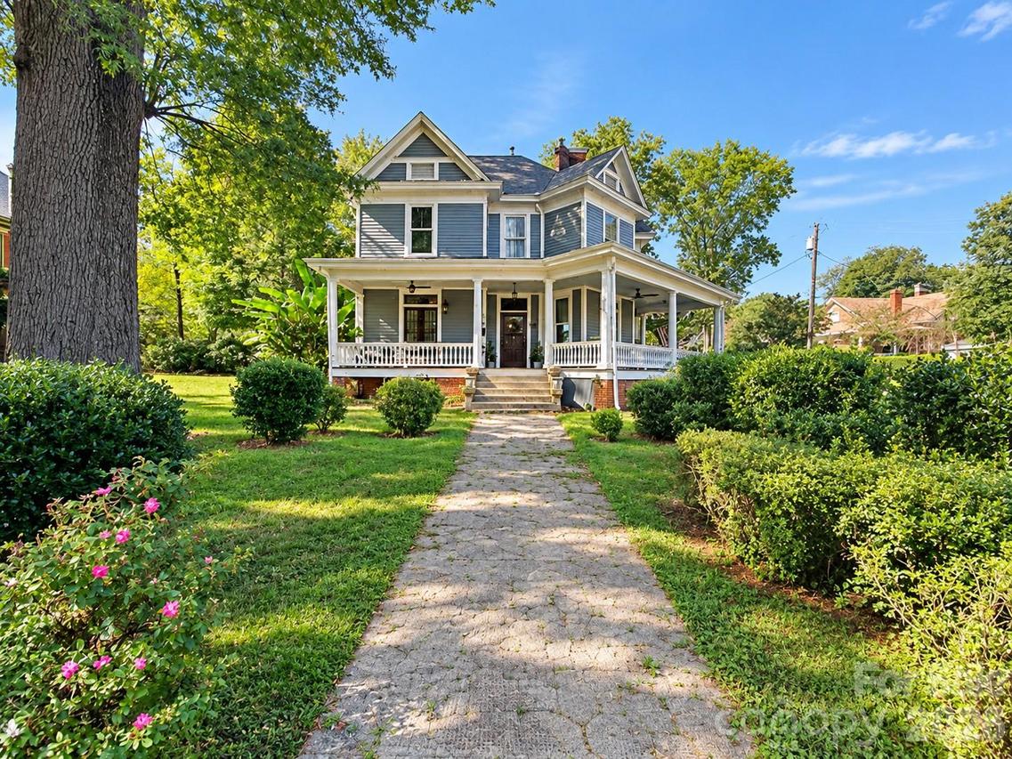 606 S Mulberry St., Statesville, NC 28677