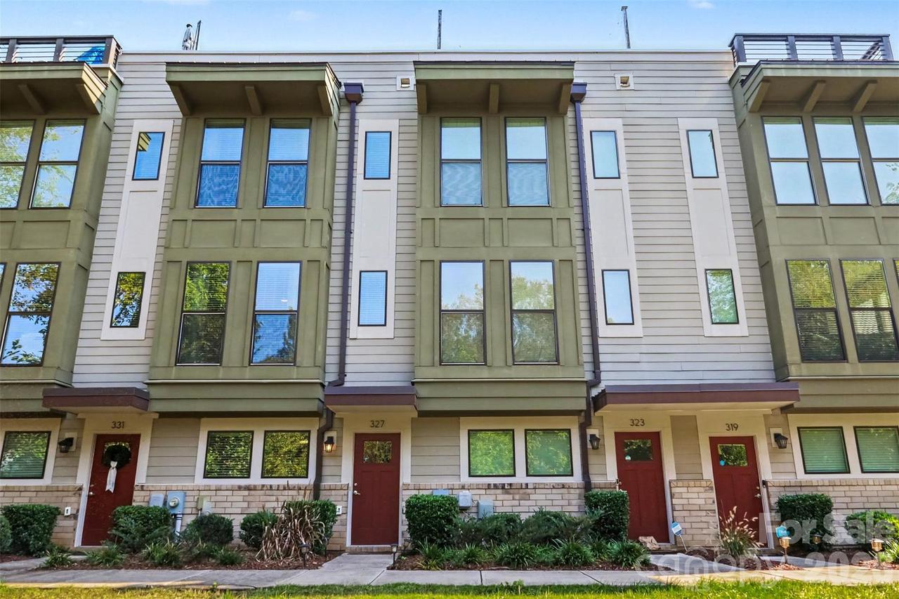 327 Uptown West Dr., Charlotte, NC 28208