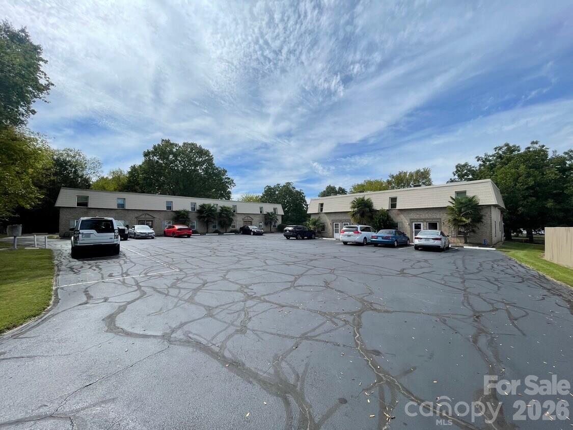 325 Hall Ln., Pineville, NC 28134